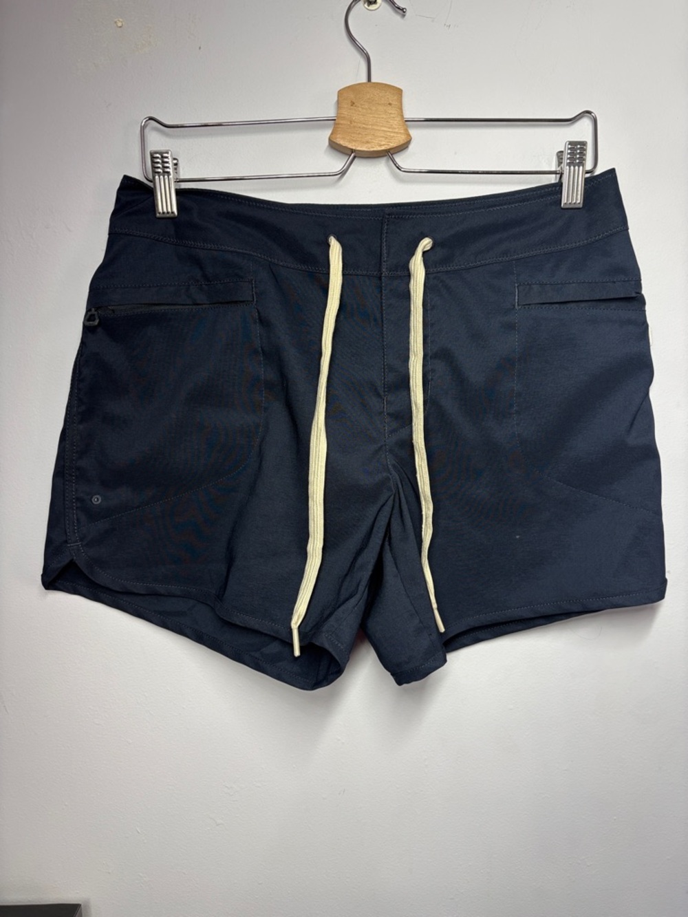 Helly Hansen Navy Athletic Drawstring Shorts with Cream Tie